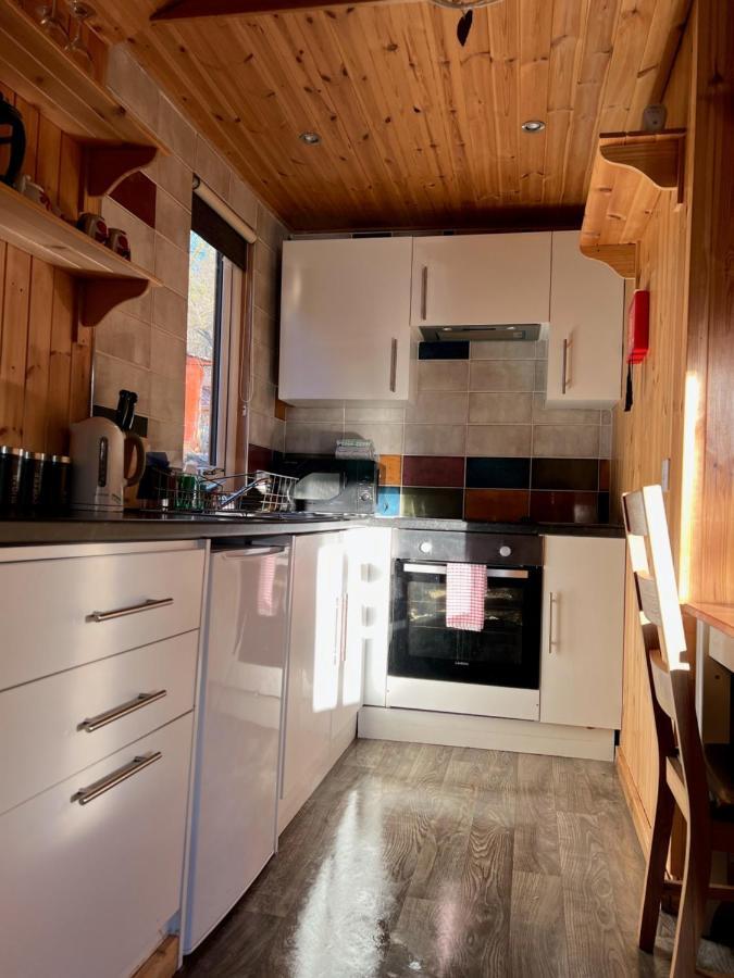 Pine Marten Bar Glenmore Treehouse Aviemore Exterior foto